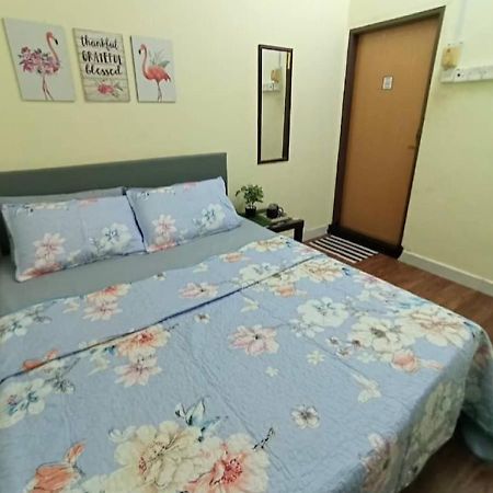 Roomstay Kuala Nerus Gated Parking - 6M To Beach & 15M To Drawbridge Kuala Terengganu Exterior foto